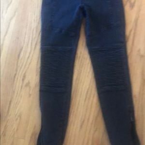 Free People black denim ankle zip jeans so 27